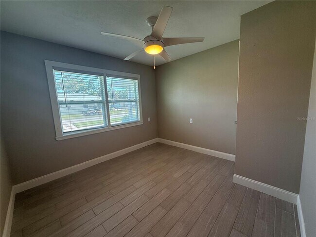 Building Photo - 3200 DE BAZAN Ave