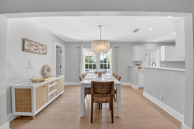 Building Photo - 4690 Palo Verde Dr