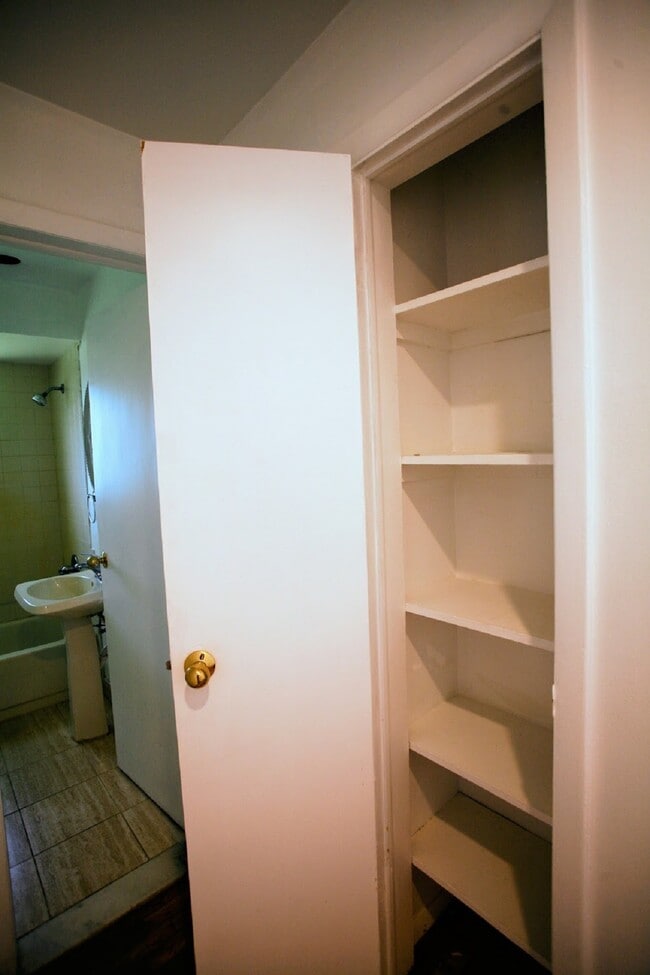 Building Photo - 5800 Paramus