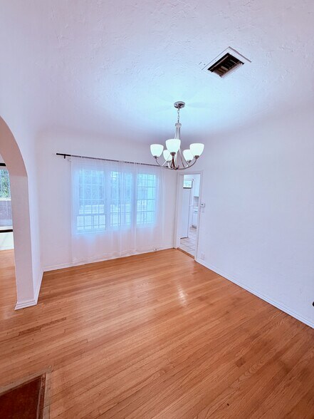 Building Photo - 6000 4th Ave