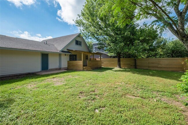 Building Photo - 5504 Coventry Ln