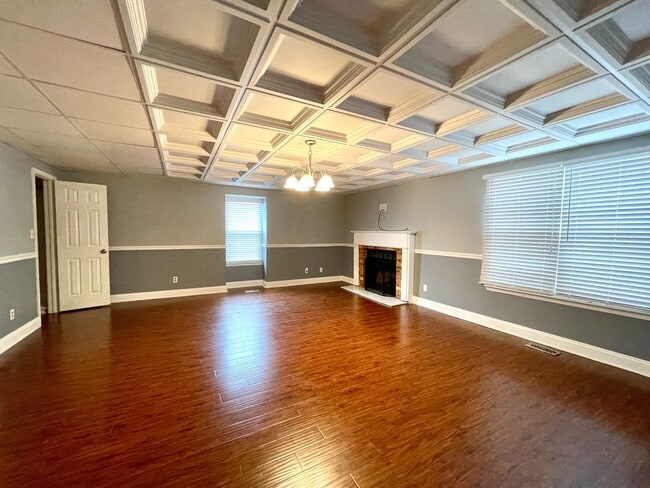 Building Photo - Beautiful 3-bedroom, 2.5-bathroom home