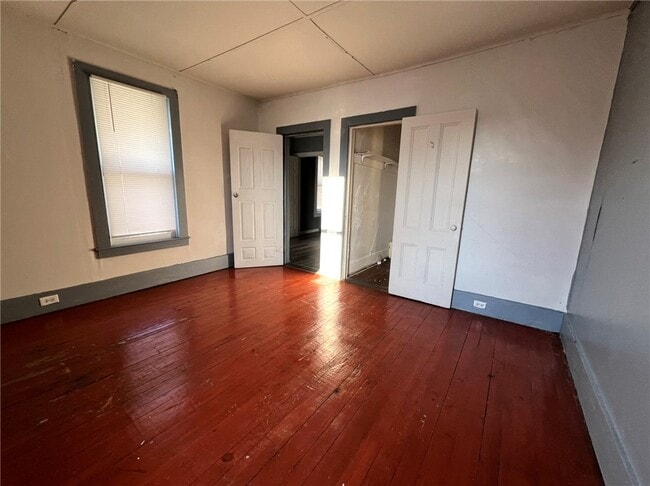 Building Photo - 411 Herrick St