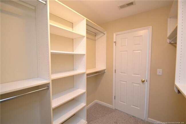 Building Photo - 1914 Sterling Hill Dr