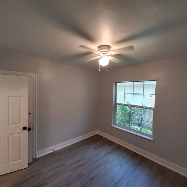 Building Photo - 1735 25th St S