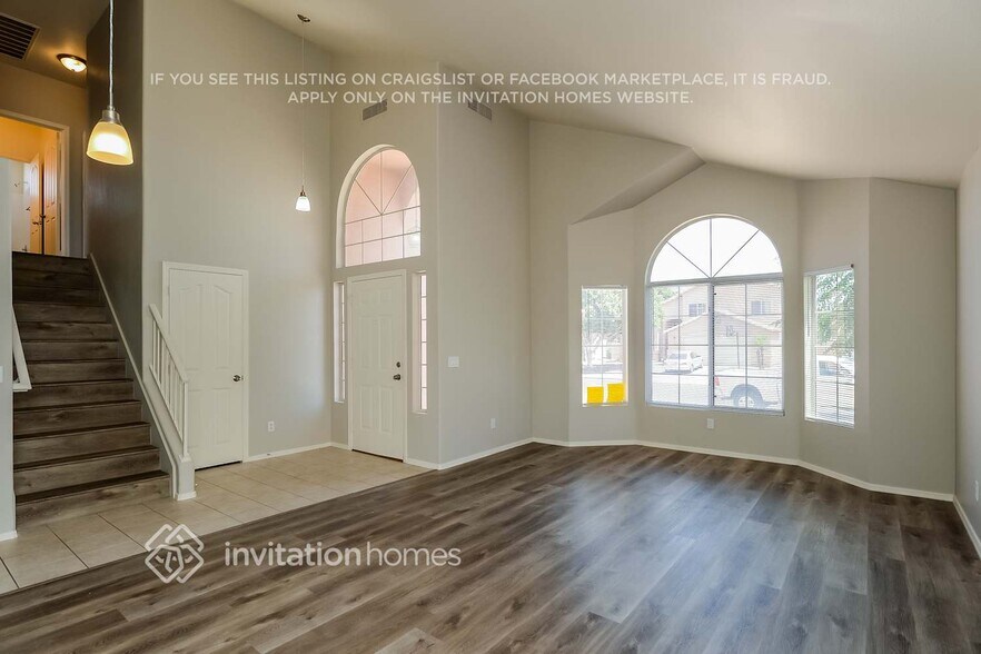 Building Photo - 687 W Country Estates Ave