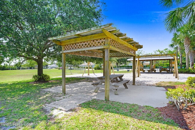 Building Photo - 1749 Tullagee Ave