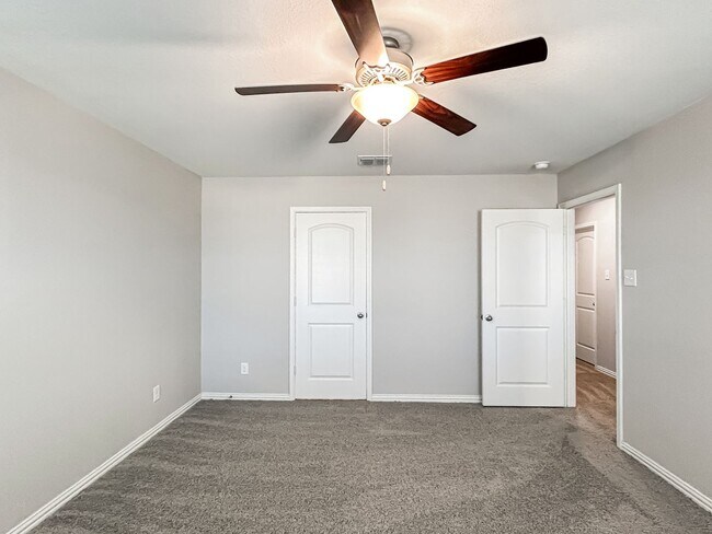 Building Photo - Beautifully Refreshed 3-Bedroom Home in Desirable Hightop Ridge