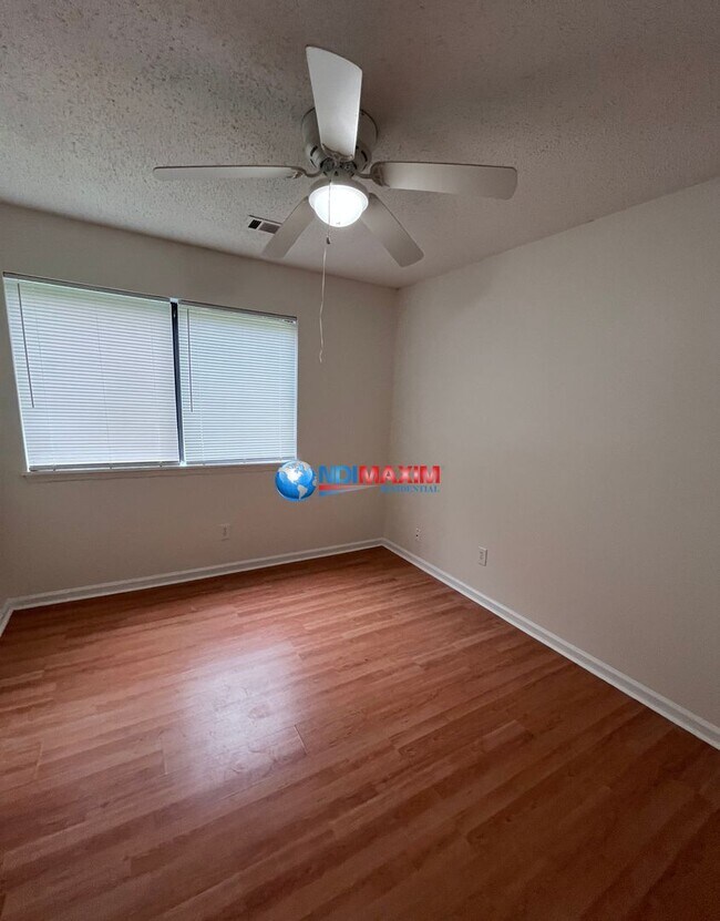 Building Photo - Nice split-level house in Norcross