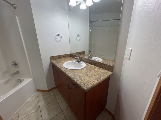 Building Photo - 1586 Meriwether Ave