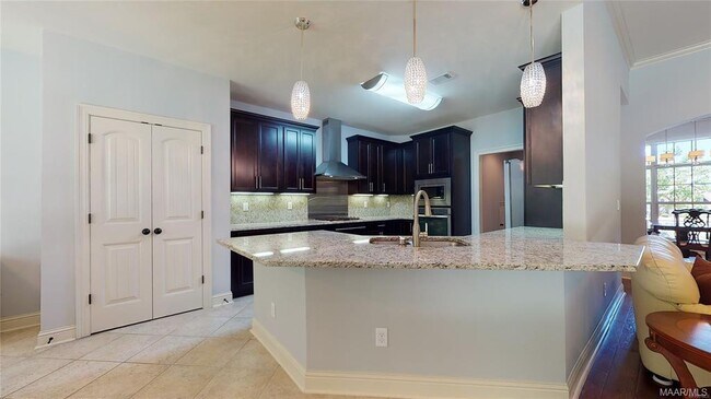 Building Photo - 9131 Thetford Way