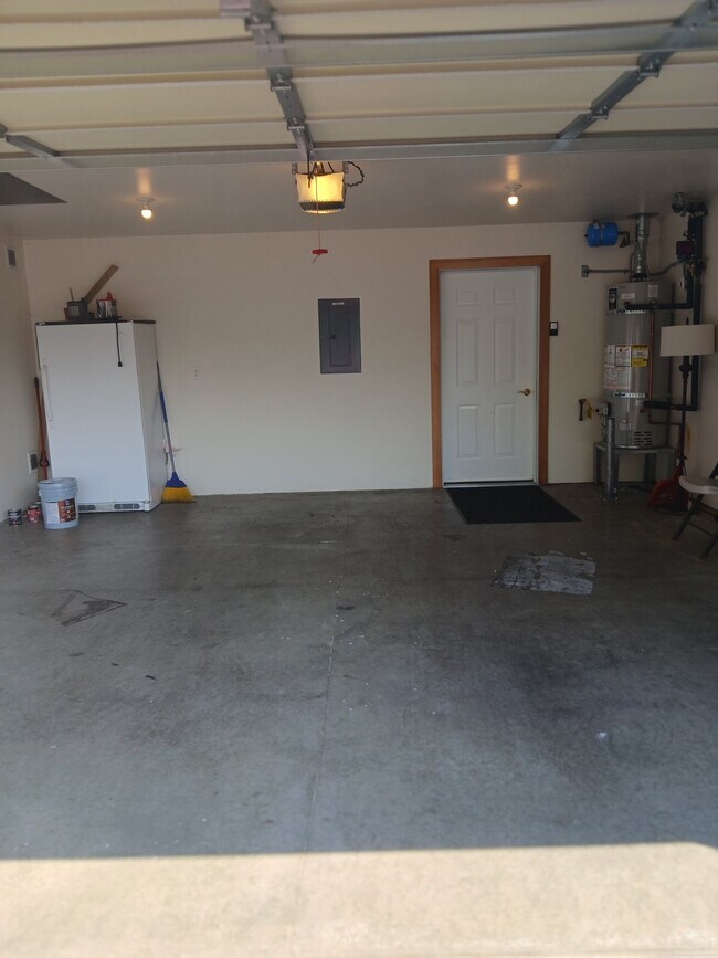 Building Photo - 5760 Correll Dr