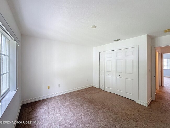 Building Photo - 2464 Hemingway Ln