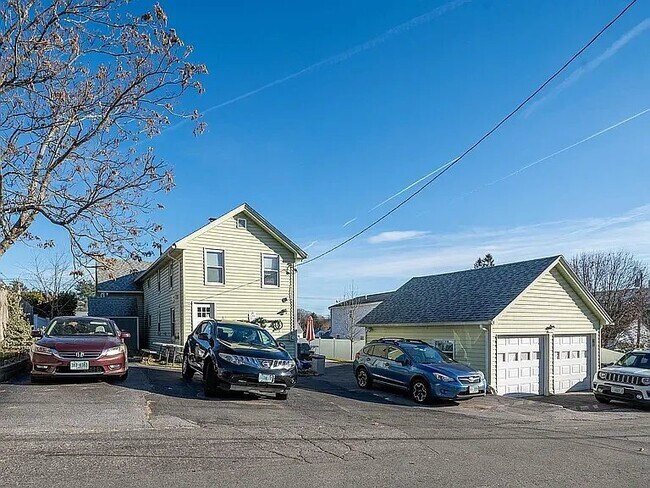 Building Photo - 336 Calef Rd