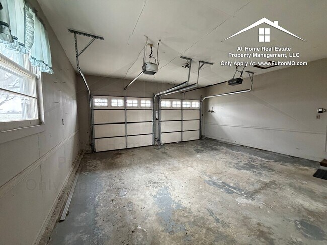 Building Photo - 1803 N School Blvd