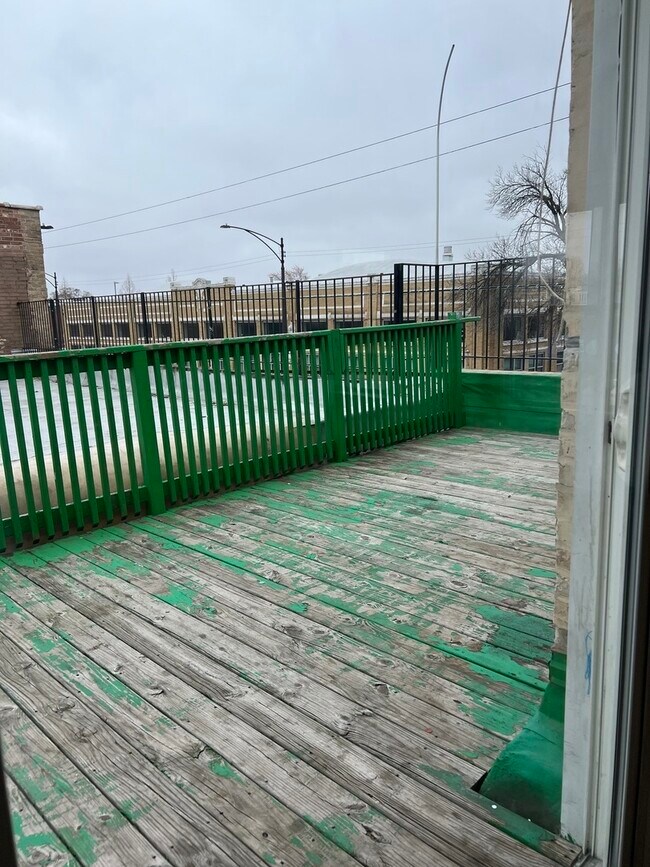 Building Photo - 3445 N Pulaski Rd