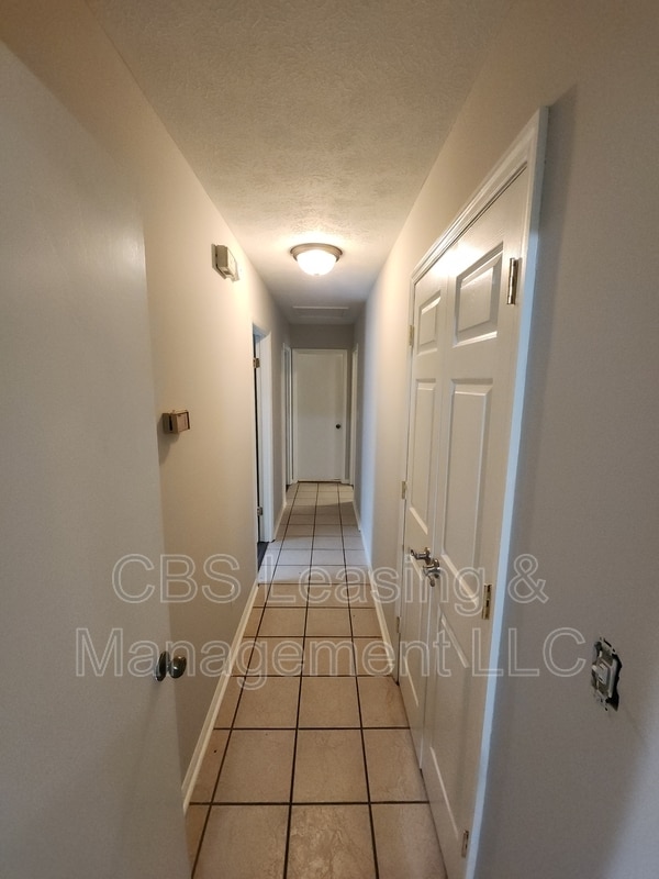 Building Photo - 5005 Hearthstone Dr