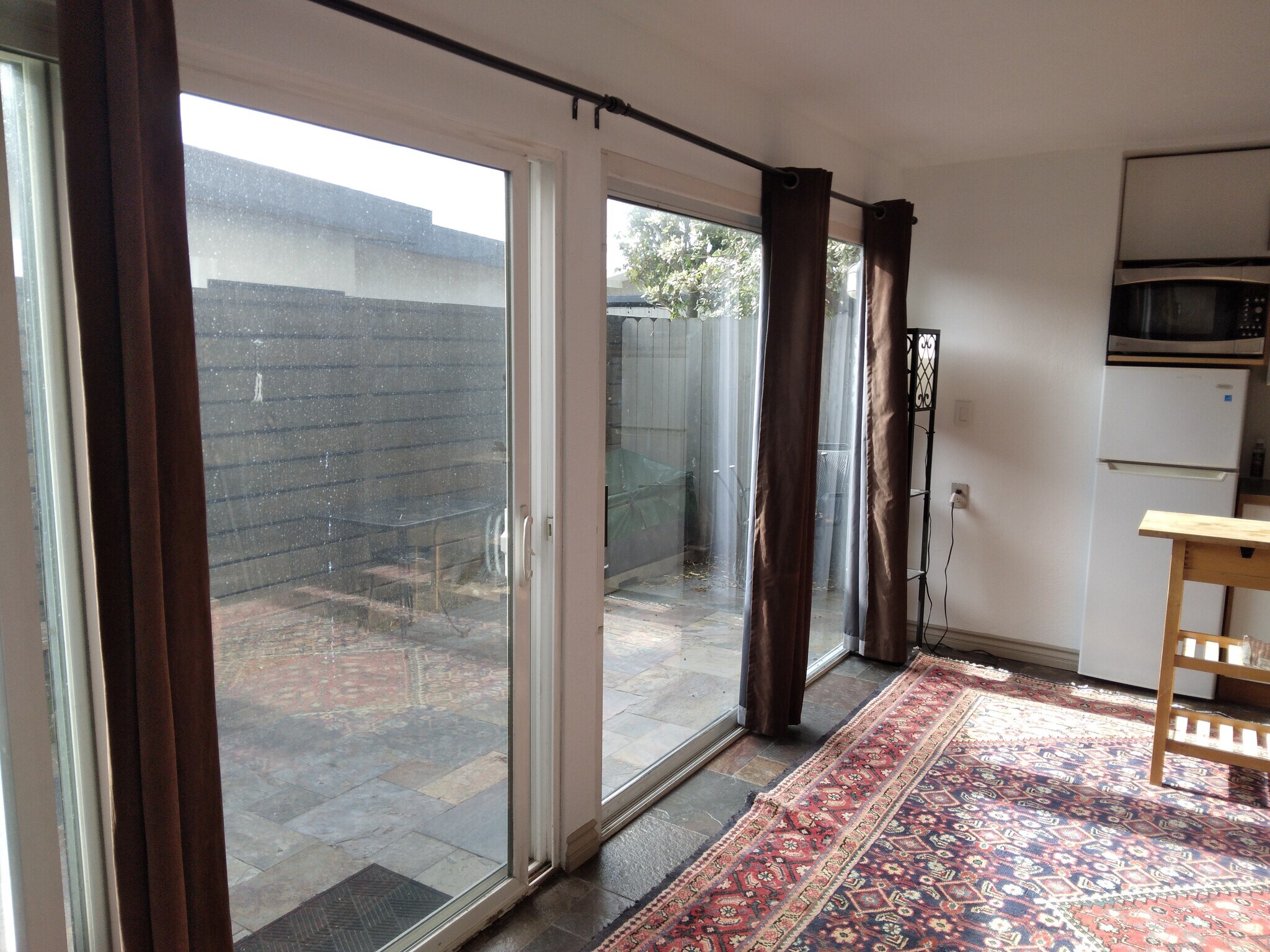 Building Photo - 3331 Dickens St