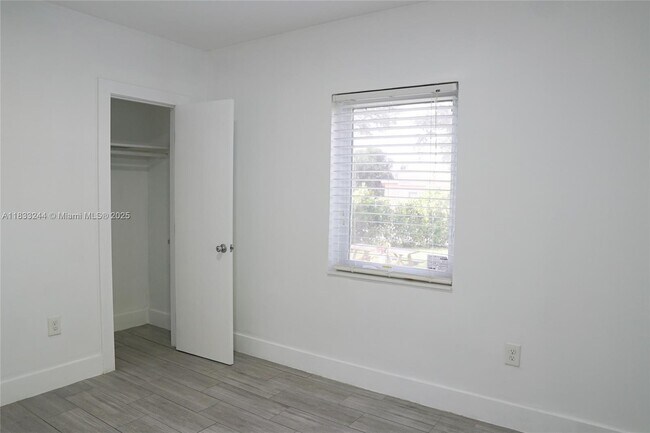Building Photo - 6515 NW 1st Pl