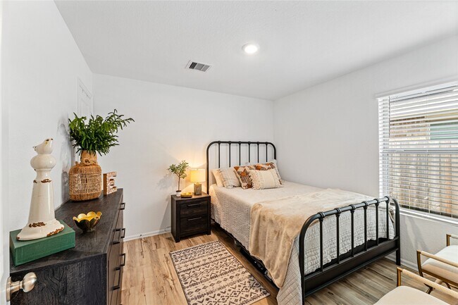 Building Photo - 24206 High Country Dr