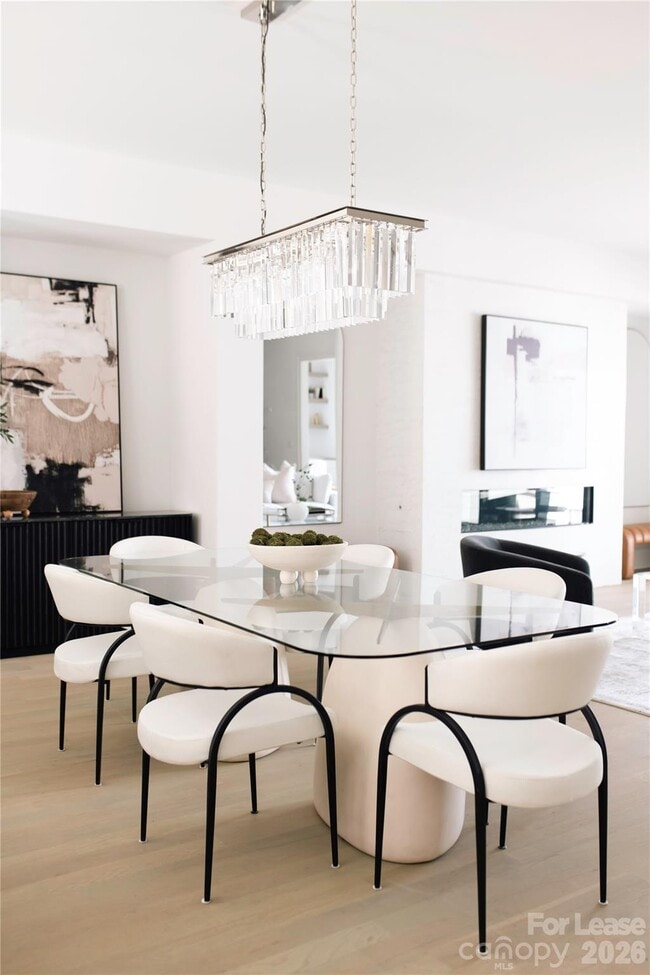 Building Photo - 614 Queens Rd