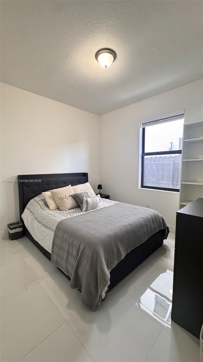 Building Photo - 1820 SW 144th Ave