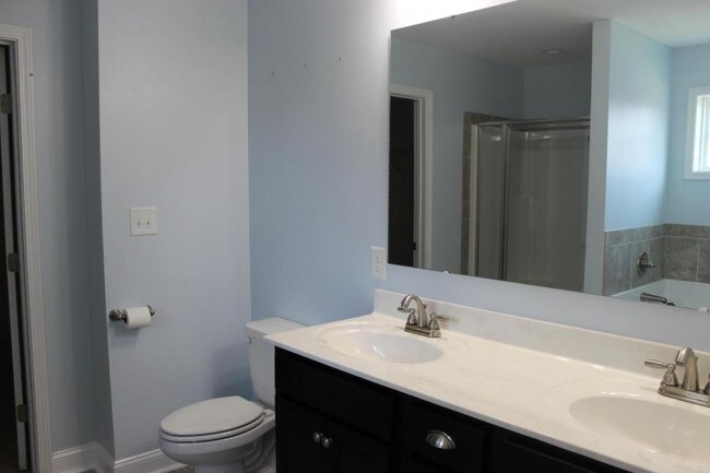 Building Photo - 648 Stonebriar Ave