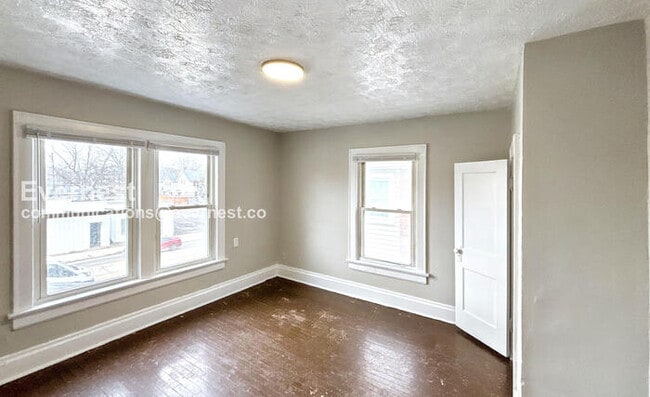 Building Photo - 2545 Sullivant Ave