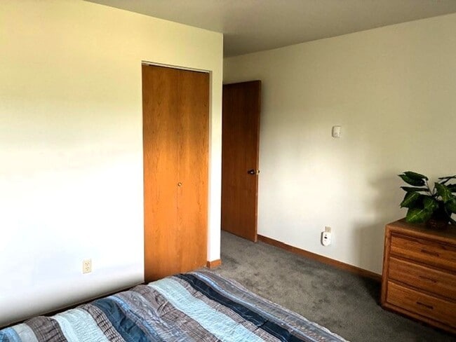 Building Photo - Winter Seasonal Rental- Buffalo Ridge G106