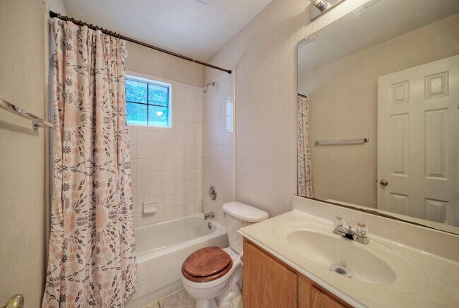 Building Photo - 601 Indian Run Dr