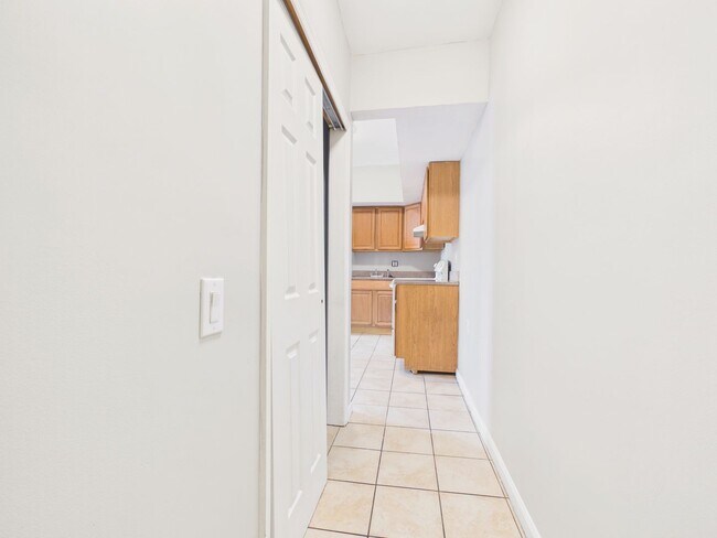 Building Photo - 1001 N 3rd St