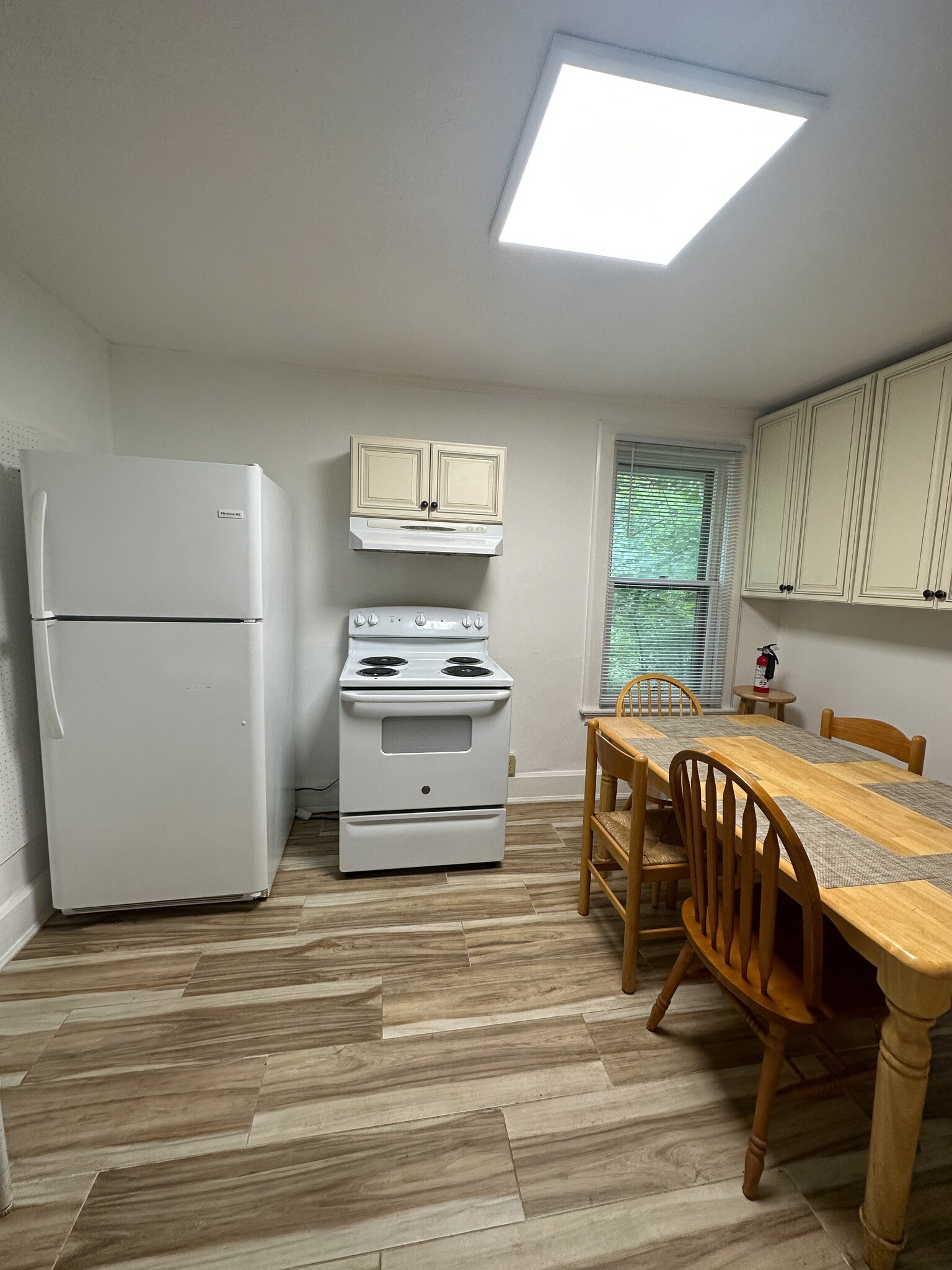 Kitchen - 209 Stewart Ave