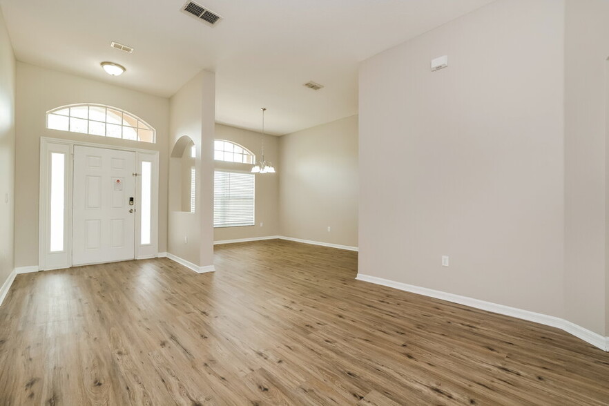 Building Photo - 2888 Sweetspire Cir