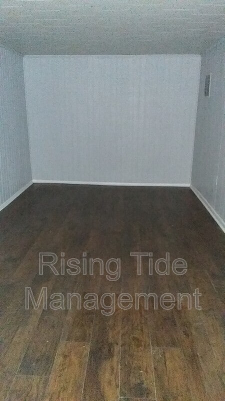 Building Photo - 700 Biscayne Dr