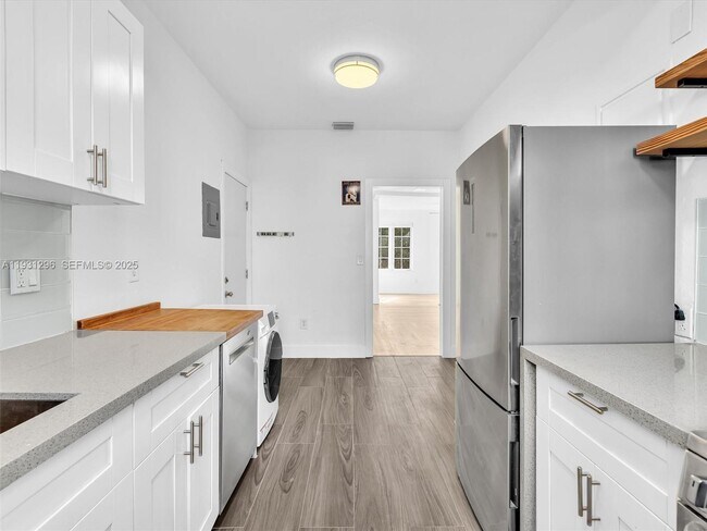 Building Photo - 1009 Meridian Ave