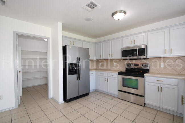 Building Photo - 4910 Donegal Bay Ct