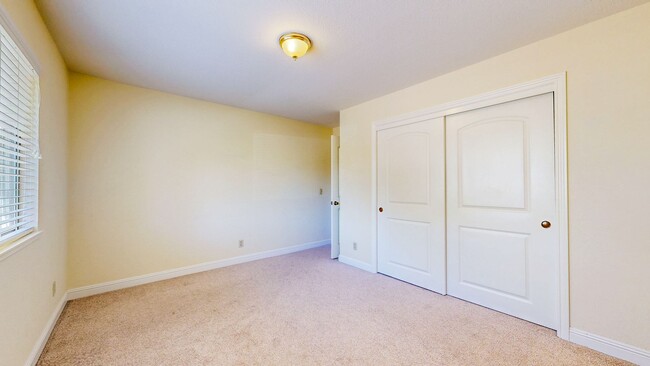 Building Photo - Well Maintain West Side Single Story 3 bedroom 2 bathroom home with 2 car garage