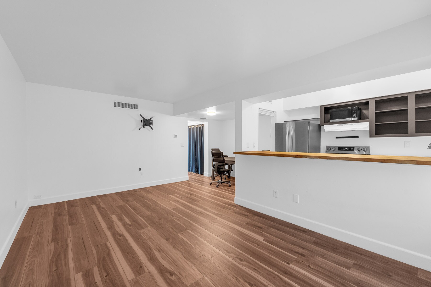 Building Photo - 1140 S Orlando Ave