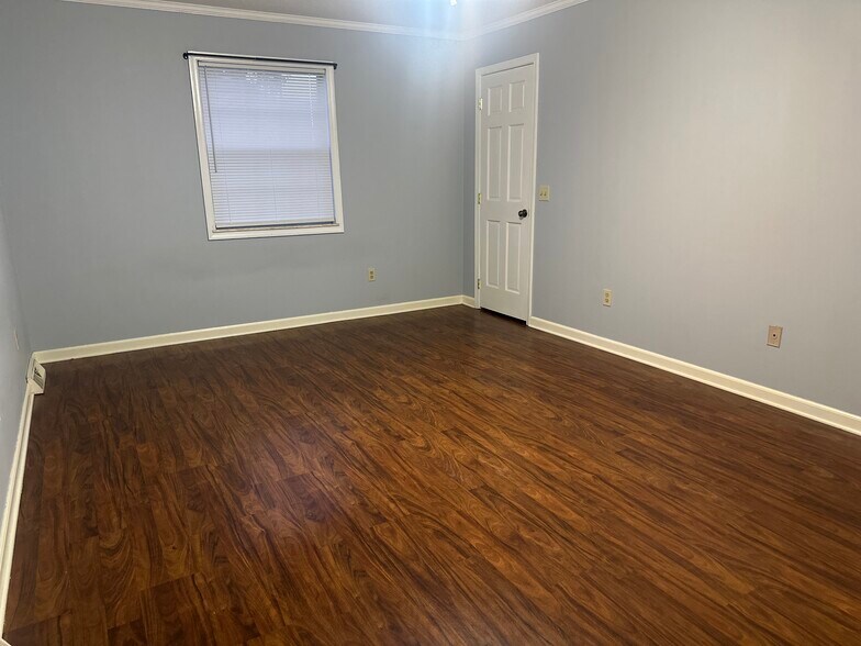 (3) Bedroom - 103 Skyview Dr