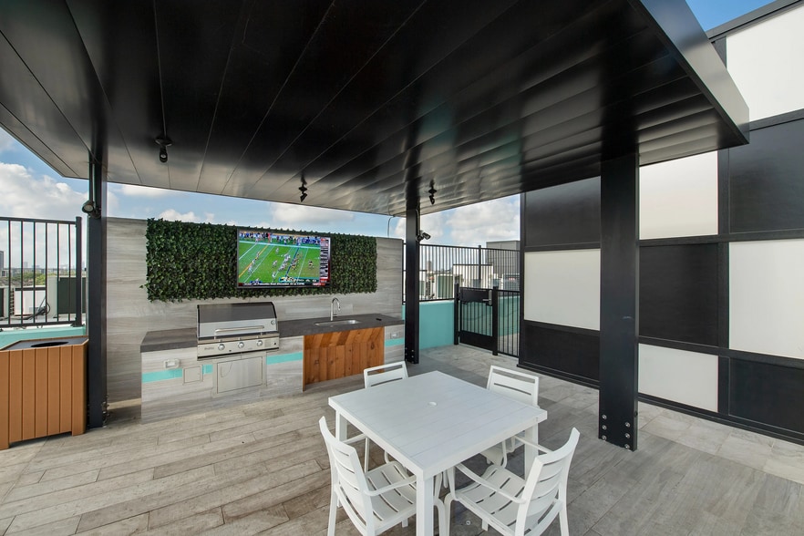 Building Photo - 1111 Shepherd Dr