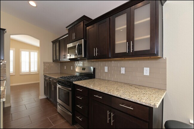 Building Photo - 3131 Red Orchard Dr