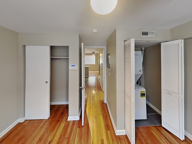 Building Photo - Lantern Square Apartments-A3