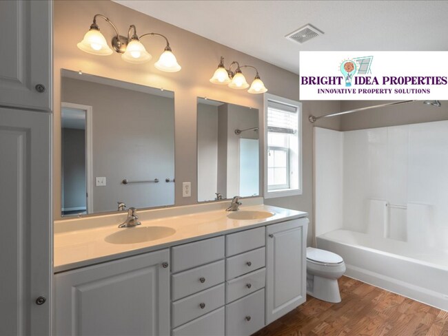 Building Photo - 5948 Oakgreen Ave N