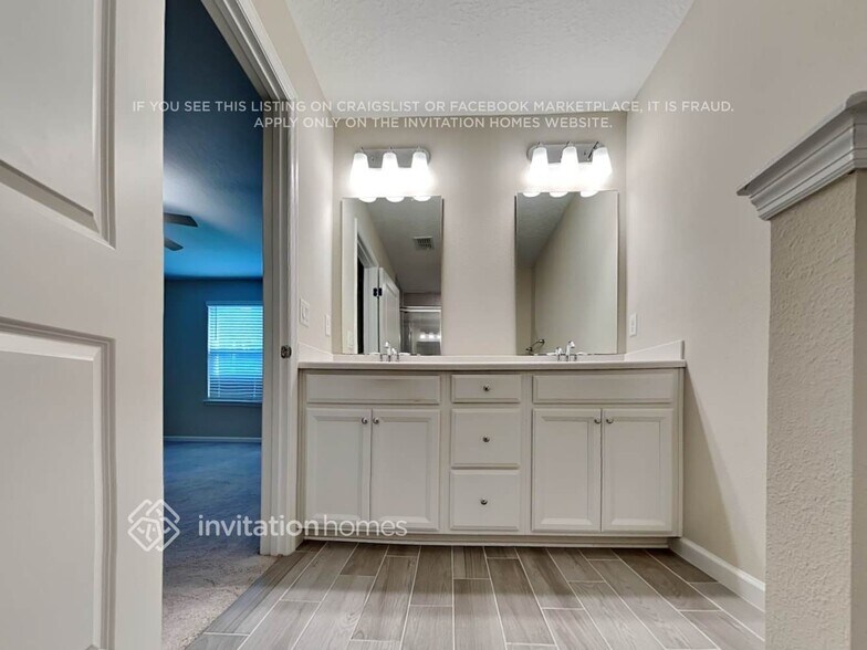 Building Photo - 13287 Shore Grass Dr