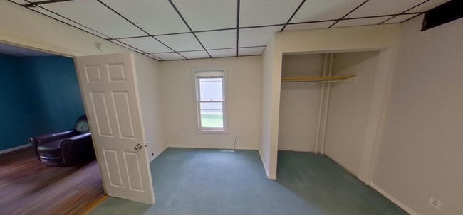 Building Photo - 3D Tour Available - 3 Blocks to KSU Campus & 5 Blocks to Aggieville + Washer & Dryer Included! Av...
