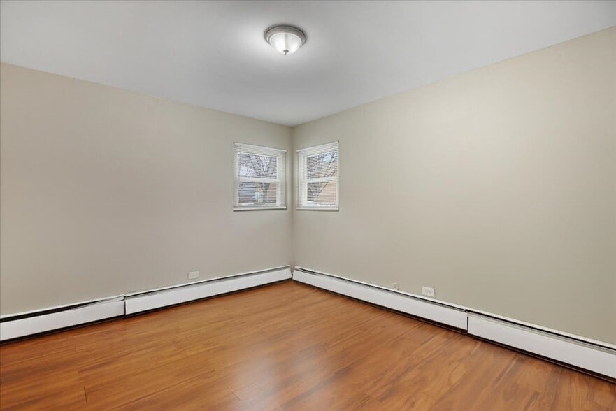 Building Photo - 337 Custer Ave