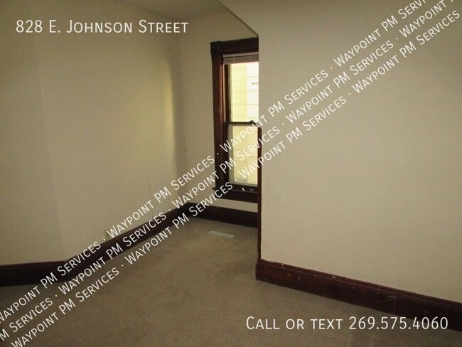 Building Photo - 828 E Johnson St