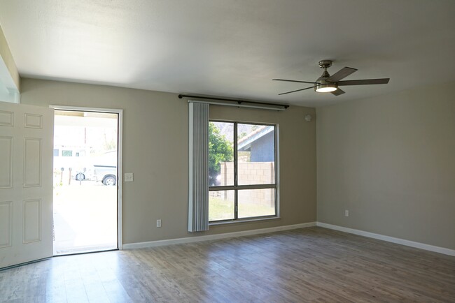 Building Photo - 52790 Avenida Navarro