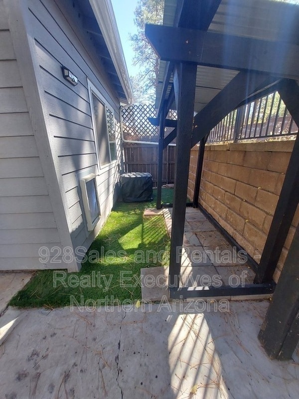 Building Photo - 2501 W Mission Timber Cir