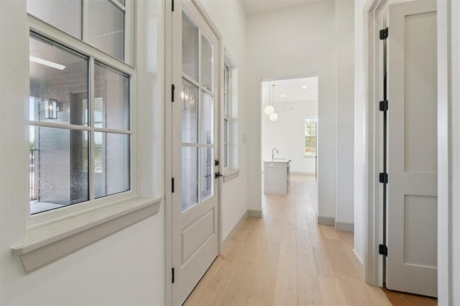 Building Photo - 18835 Selah Wy